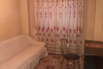 Apartament cu 4 camere decomandat în Trivale