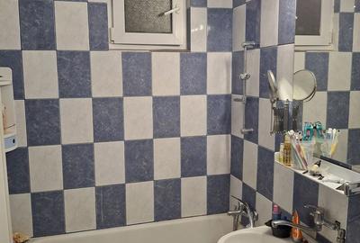 Apartament cu 3 camere semidecomandat în Giulești
