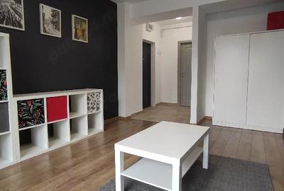 Garsonieră decomandată în Broșteni - 1