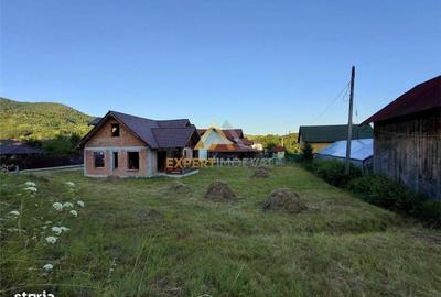 Casă cu 4 camere în Băița