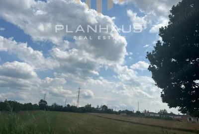 Teren de 3600 mp, în Central