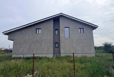 Casă cu 4 camere în Central - 3
