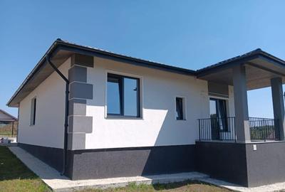 Casă individuală cu 4 camere cu Teren 440 Mp în Valea Adâncă