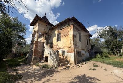 Casă individuală cu 8 camere cu Teren 1200 Mp în Șimnicu de Sus