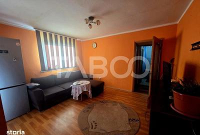 Apartament cu 3 camere semidecomandat în Central