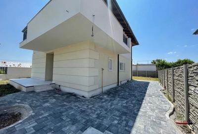 Casă cu 5 camere cu Teren 445 Mp în Săcălaz