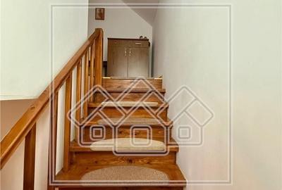 Casă cu 4 camere cu Canalizare în Sadu - 1