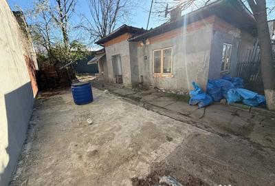 Casă cu 3 camere în Rahova