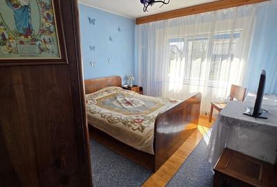 Apartament cu 3 camere decomandat în Calea București