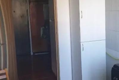 Apartament cu 2 camere decomandat în Tei