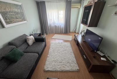 Apartament cu 3 camere decomandat în Sebastian