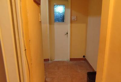 Apartament cu 2 camere decomandat în Micro 13 - 3