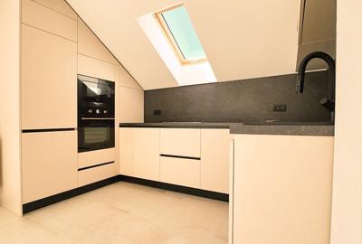 Apartament cu 3 camere decomandat, mobilat în Tractorul - 8