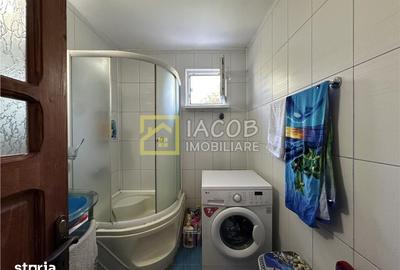 Apartament cu 3 camere decomandat în Republicii