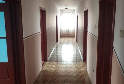 Casă individuală cu 8 camere cu Teren 1820 Mp în Vadu Moldovei - 18