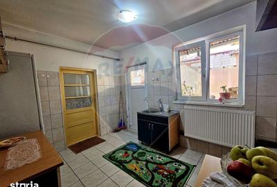 Casă cu 5 camere cu Teren 535 Mp în Central - 10