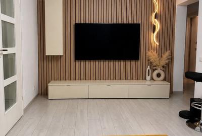Apartament cu 3 camere semidecomandat în Timpuri Noi