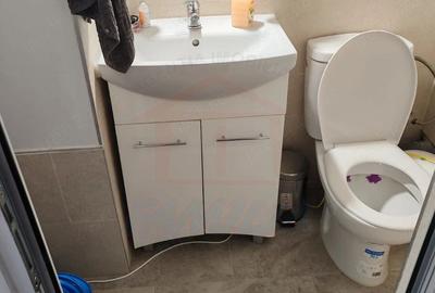 Apartament cu 3 camere decomandat în Micro 16