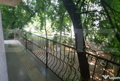 Apartament cu 3 camere decomandat în Ultracentral
