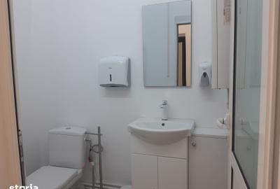 Spațiu comercial, de 55 mp, în Podu Roș