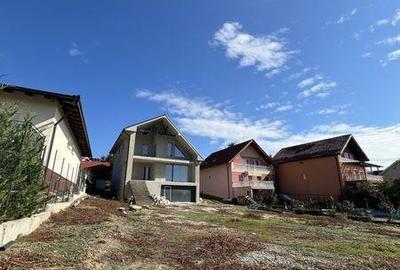 Casă cu 4 camere cu Teren 380 Mp în Central