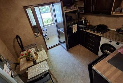 Apartament cu 4 camere în Ostroveni