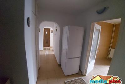 Apartament cu 3 camere semidecomandat în Dunărea