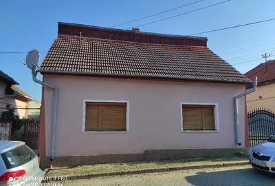 Casă cu Teren 300 Mp în Central