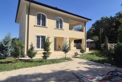 Casă individuală cu 5 camere cu Canalizare în Tunari