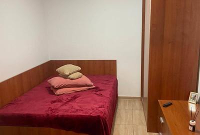 Apartament cu 2 camere decomandat, mobilat în P-ța Muncii