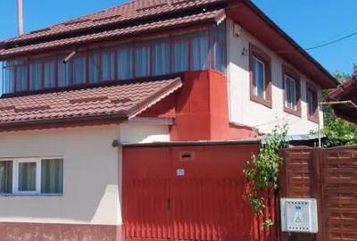 Casă cu 5 camere cu Teren 400 Mp în Modelu - 1
