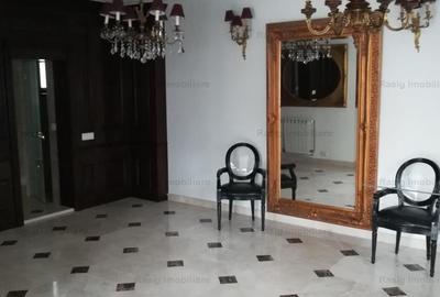 Casă individuală cu 7 camere semidecomandat cu Teren 150 Mp în 1 Mai - 2
