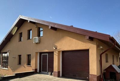 Casă cu 6 camere cu Teren 8800 Mp în Gura Văii - 1