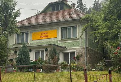 Casă cu 4 camere în Central - 1