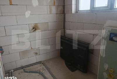 Casă cu 8 camere cu Teren 500 Mp în Central