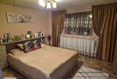 Casă cu 5 camere cu Teren 1000 Mp în Lerești