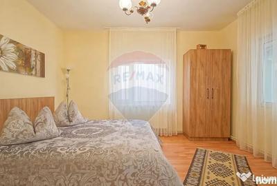 Casă cu 8 camere cu Teren 485 Mp în Central