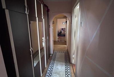 Apartament cu 3 camere decomandat în Viziru 3 - 4