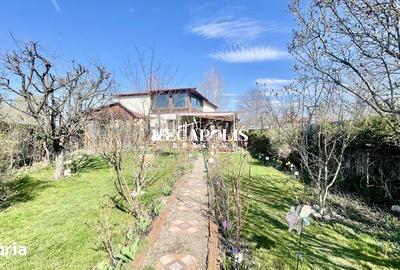Casă cu 5 camere cu Canalizare în Stupini - 1