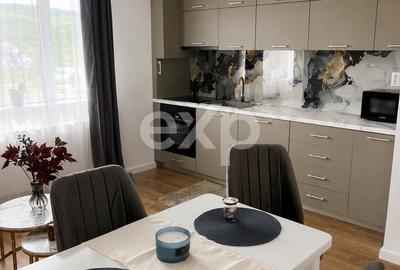 Apartament cu 3 camere semidecomandat, mobilat în Florești