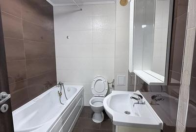 Apartament cu 3 camere decomandat în Lipovei