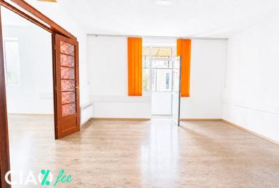 Apartament cu 3 camere semidecomandat în Tineretului