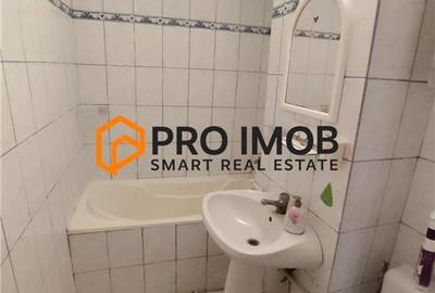 Apartament cu 2 camere semidecomandat, mobilat în Micro 5 - 6