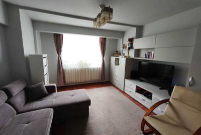 Apartament cu 3 camere semidecomandat în Micro 16 - 2