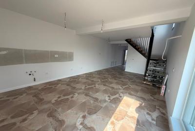 Duplex cu 4 camere cu Canalizare în Sânandrei - 2