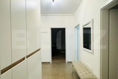 Apartament cu 2 camere decomandat în Tractorul