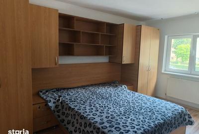 Apartament cu 2 camere decomandat în Tractorul