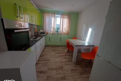 Apartament cu 2 camere semidecomandat în Micro 11