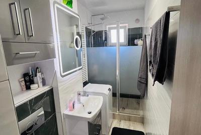 Apartament cu 2 camere decomandat în 14 Mai