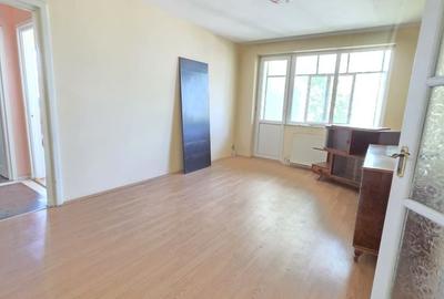 Apartament cu 2 camere semidecomandat în Calea Galați